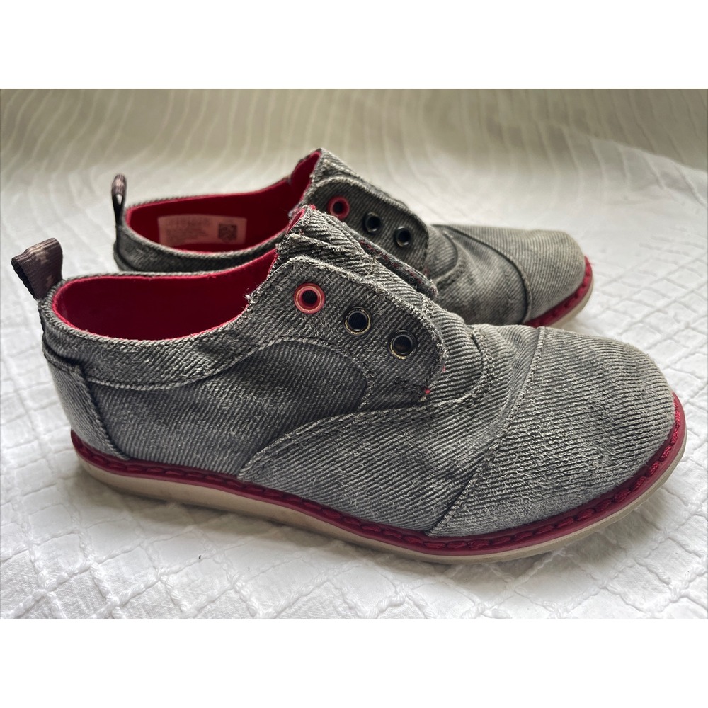 TOMS Paseo Kids Size 11  Grey Twill Canvas Slip On Sneakers Red Trim Casual